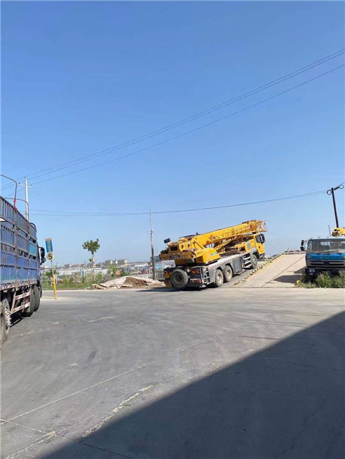 长顺县25吨吊车的租赁价格大概是多少？